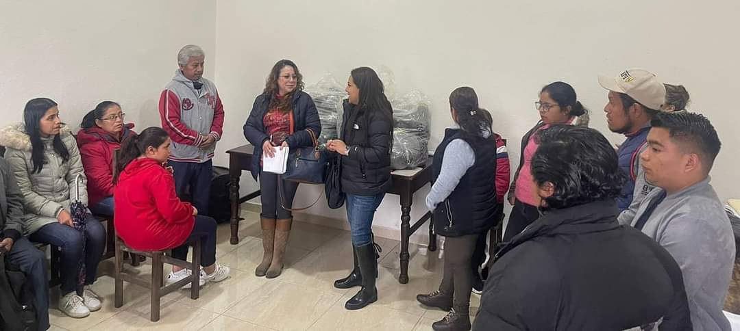 Karla Martínez visita juntas auxiliares de Teziutlán